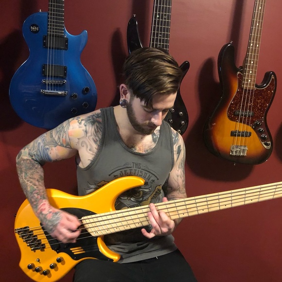 Meet your Posher, Addison - Picture 1 of 1